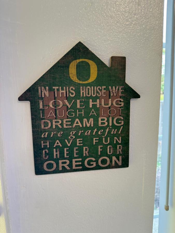 Retreat Near Uo, Autzen Stadium, Amazon Park Eugene Esterno foto